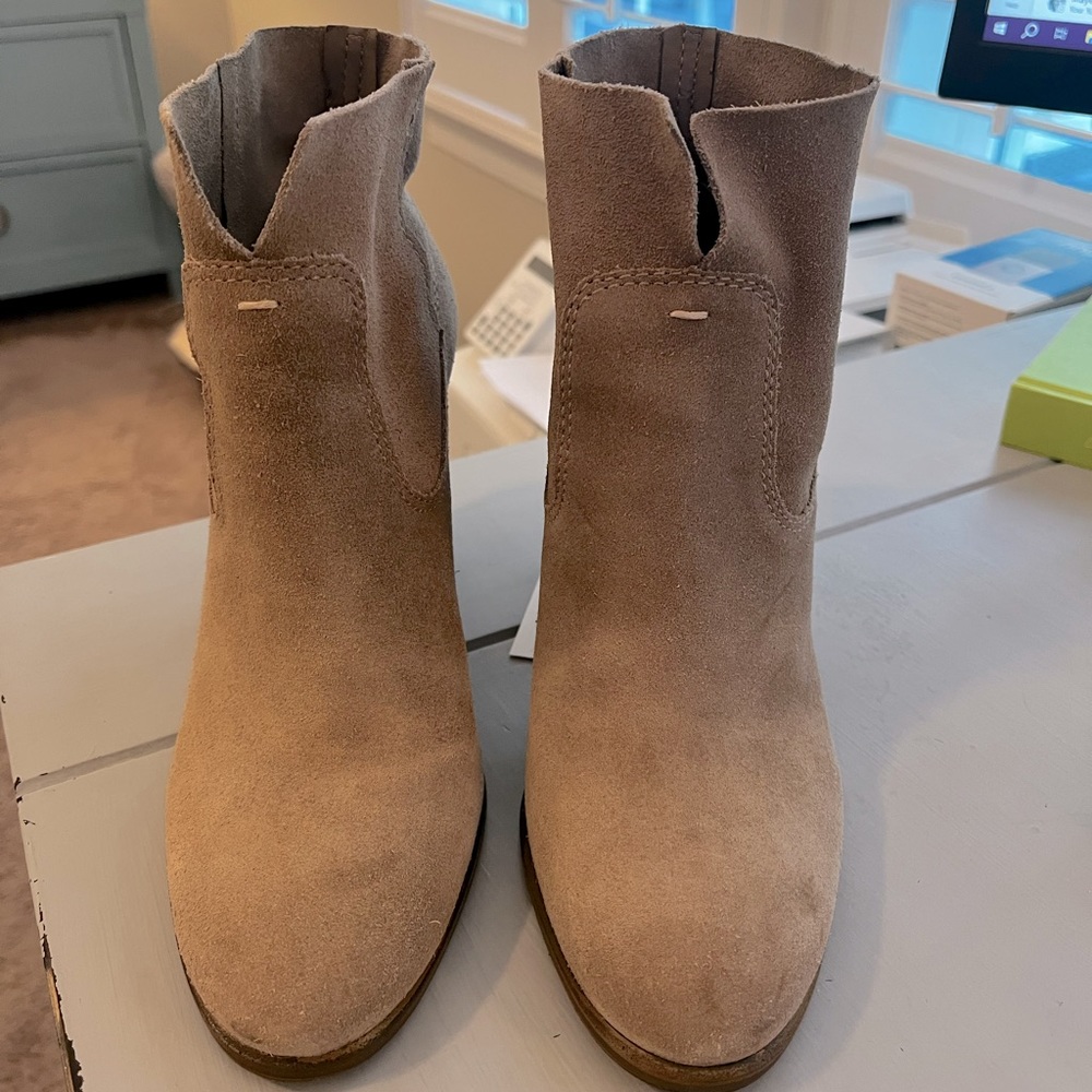 Vince Camuto booties. VC-Feina. Size 6.5M. EUC.